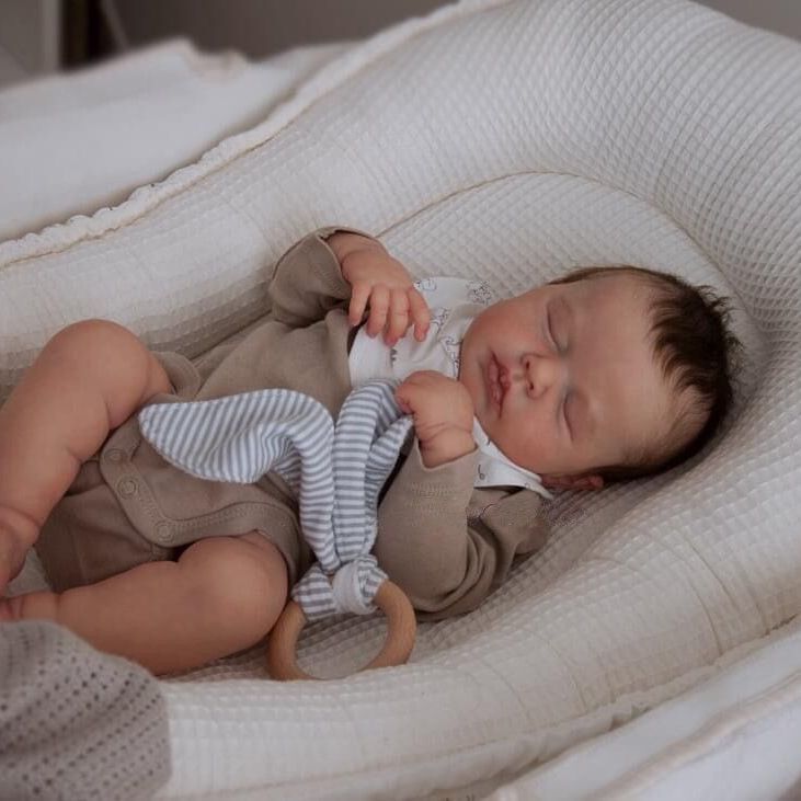 Healing companion 49 cm simulation sleeping baby hair transplant gel body 3D skin ultra-realistic baby model gift collection