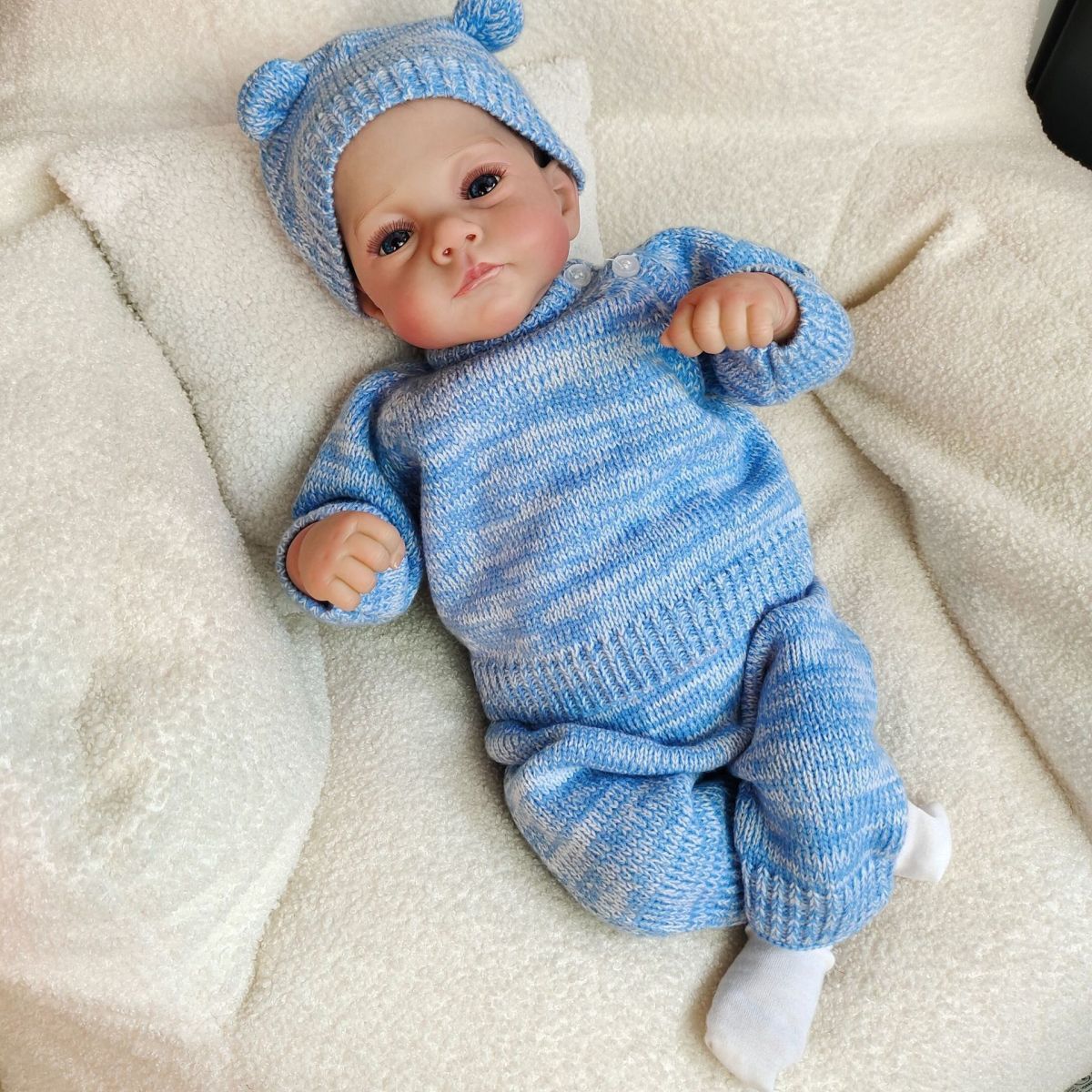 Simulation baby 18-inch sweater set with hand-painted head and body, non-washable, interchangeable