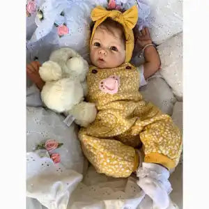 Lifelike Reborn baby doll with changeable clothes and hand-made hair transplant simulated skin Christmas gift