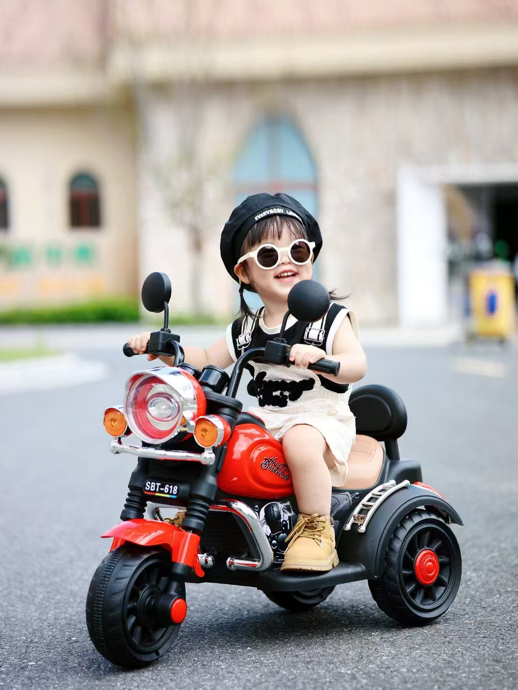 Electric Kids Tricycle With Three Wheels,Rechargeable Kids Motorcycle