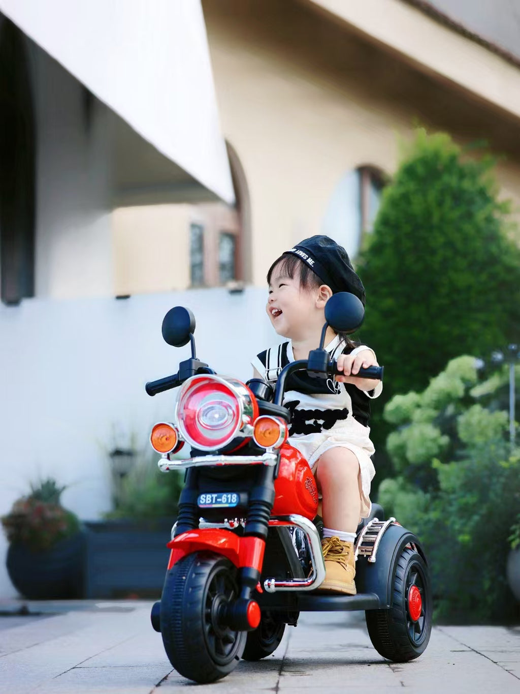 Electric Kids Tricycle With Three Wheels,Rechargeable Kids Motorcycle