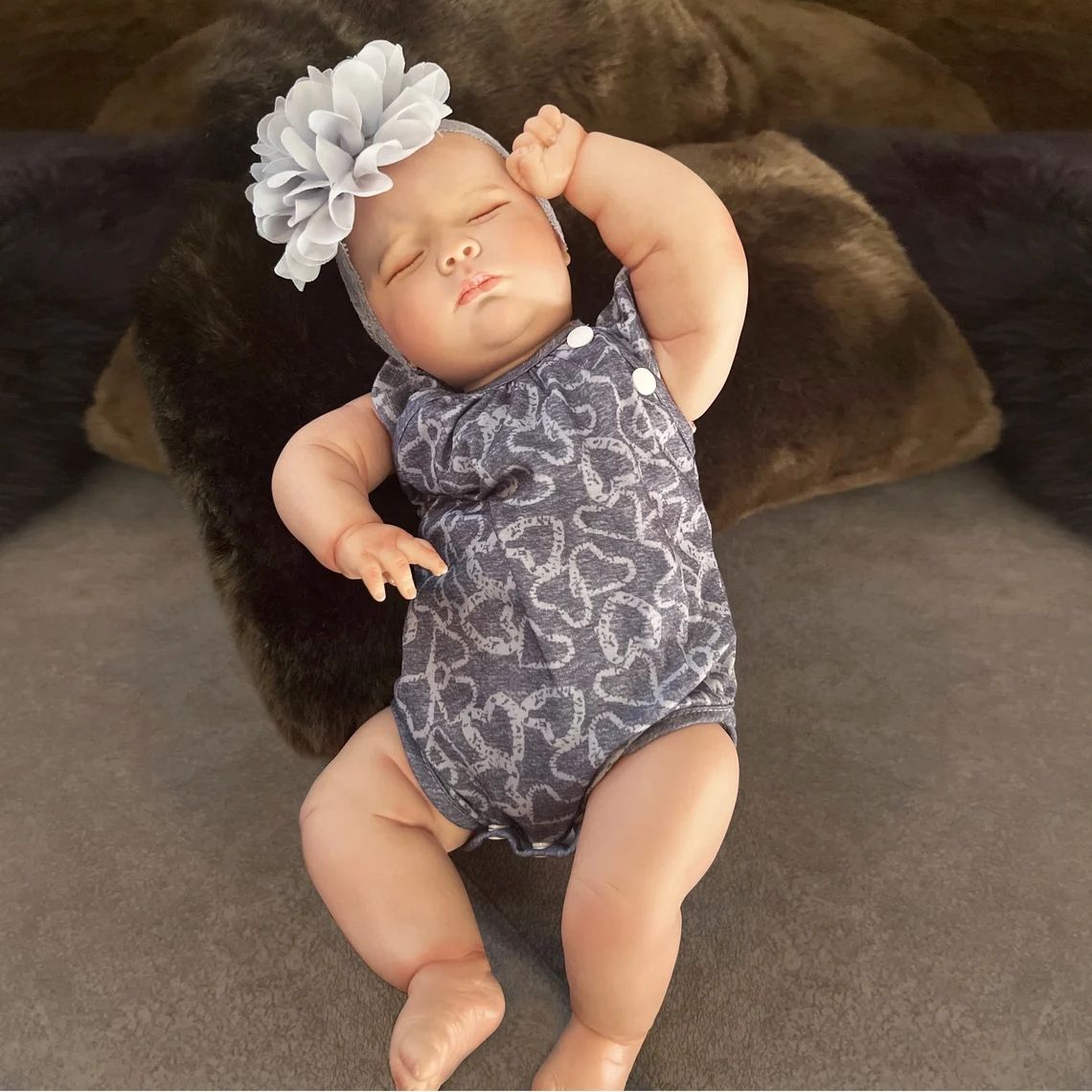 50cm reborn doll with cotton body, simulated veins and a hairpiece Collectible